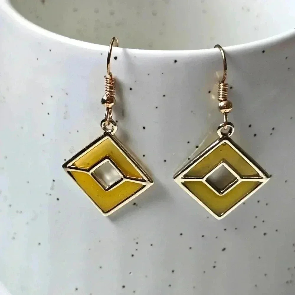Yellow‎ Silver Square Cutout Hook Dangle Fashion Boho Retro Jewelry Earrings E82